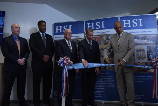 Secretary Johnson officially unveils the renovated the ICE Homeland Security Investigations (HSI) Forensic Laboratory. (DHS Photo by Jetta Disco