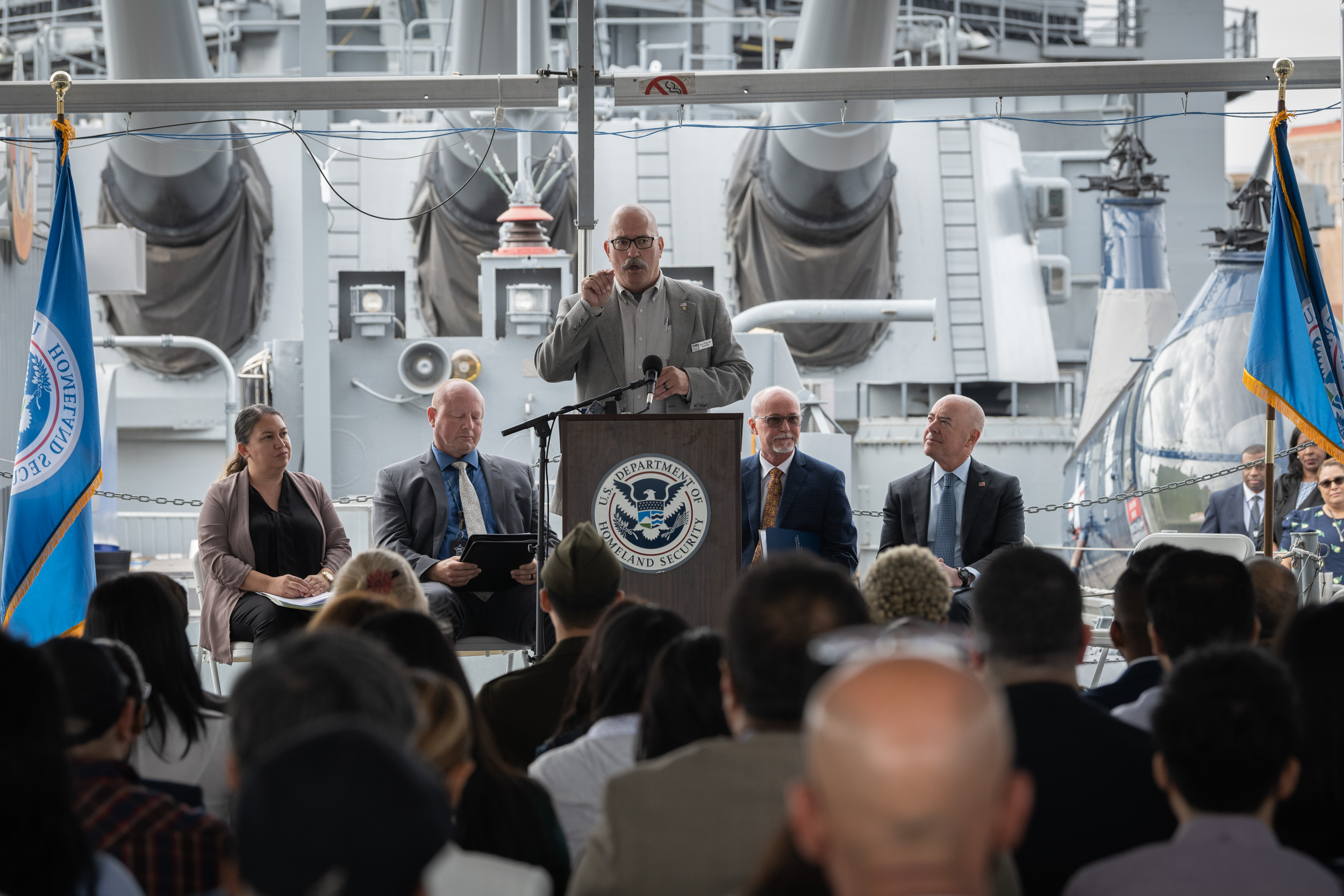 Dhs Secretary Alejandro Mayorkas Participates In A Uscis Special Naturalization Ceremony 002