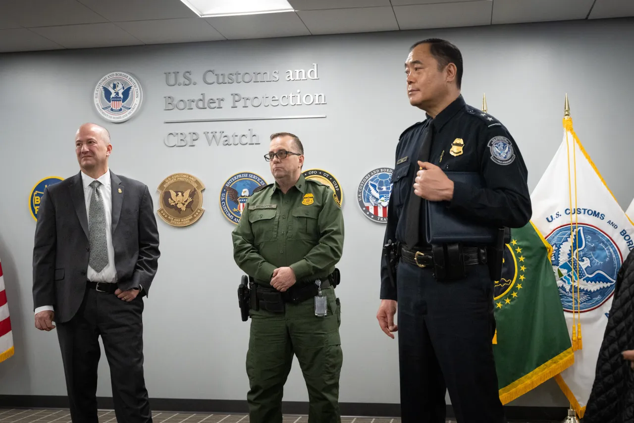 Image: DHS Secretary Alejandro Mayorkas Meets United States Customs and Border Protection Employees (011)