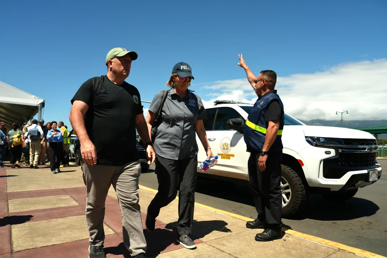 Image: FEMA Administrator Criswell and Hawaii Governor Green Begin Touring Hawaii Wildfires