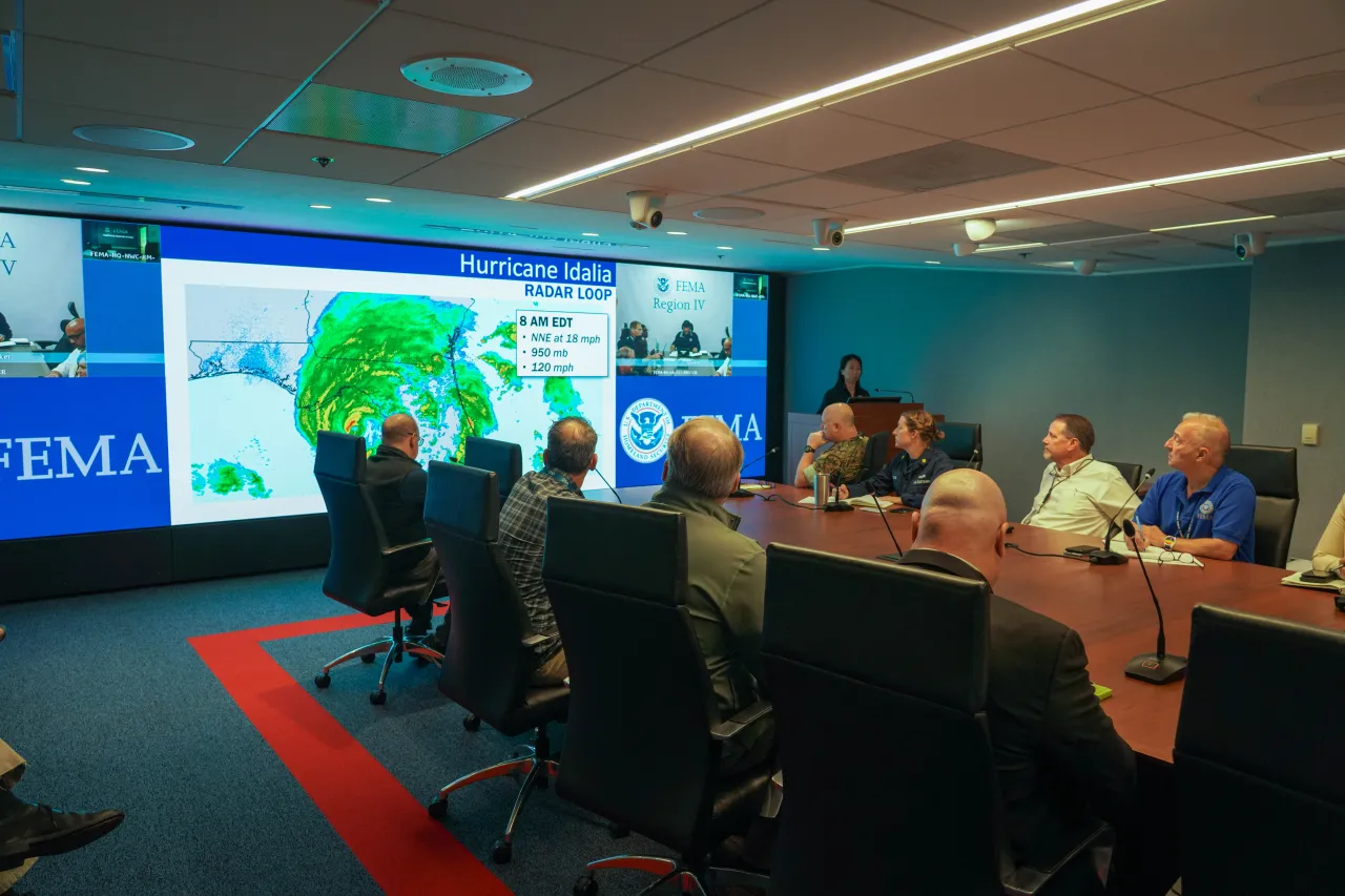 Image: FEMA Leadership Responds to Hurricane Idalia