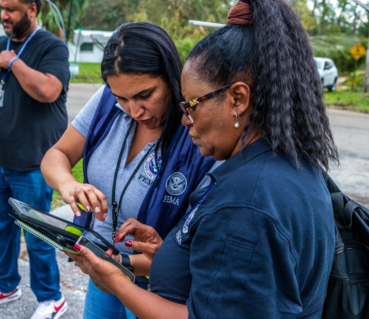 Image: FEMA Disaster Survivor Assistance Teams Aid Hurricane Idalia Survivors