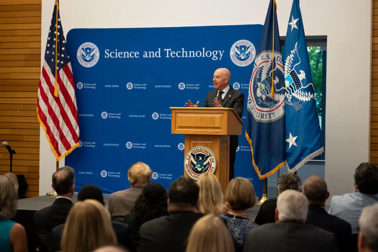 Image: DHS Secretary Alejandro Mayorkas Gives Remarks at Science and Technology Office Opening  (034)