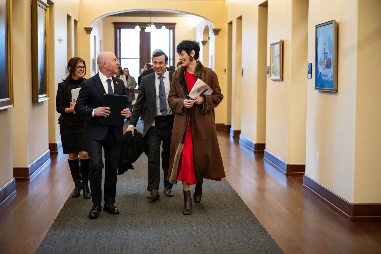 Image: DHS Secretary Alejandro Mayorkas Meets with Spanish Minister of Inclusion, Social Security, and Migration (009)