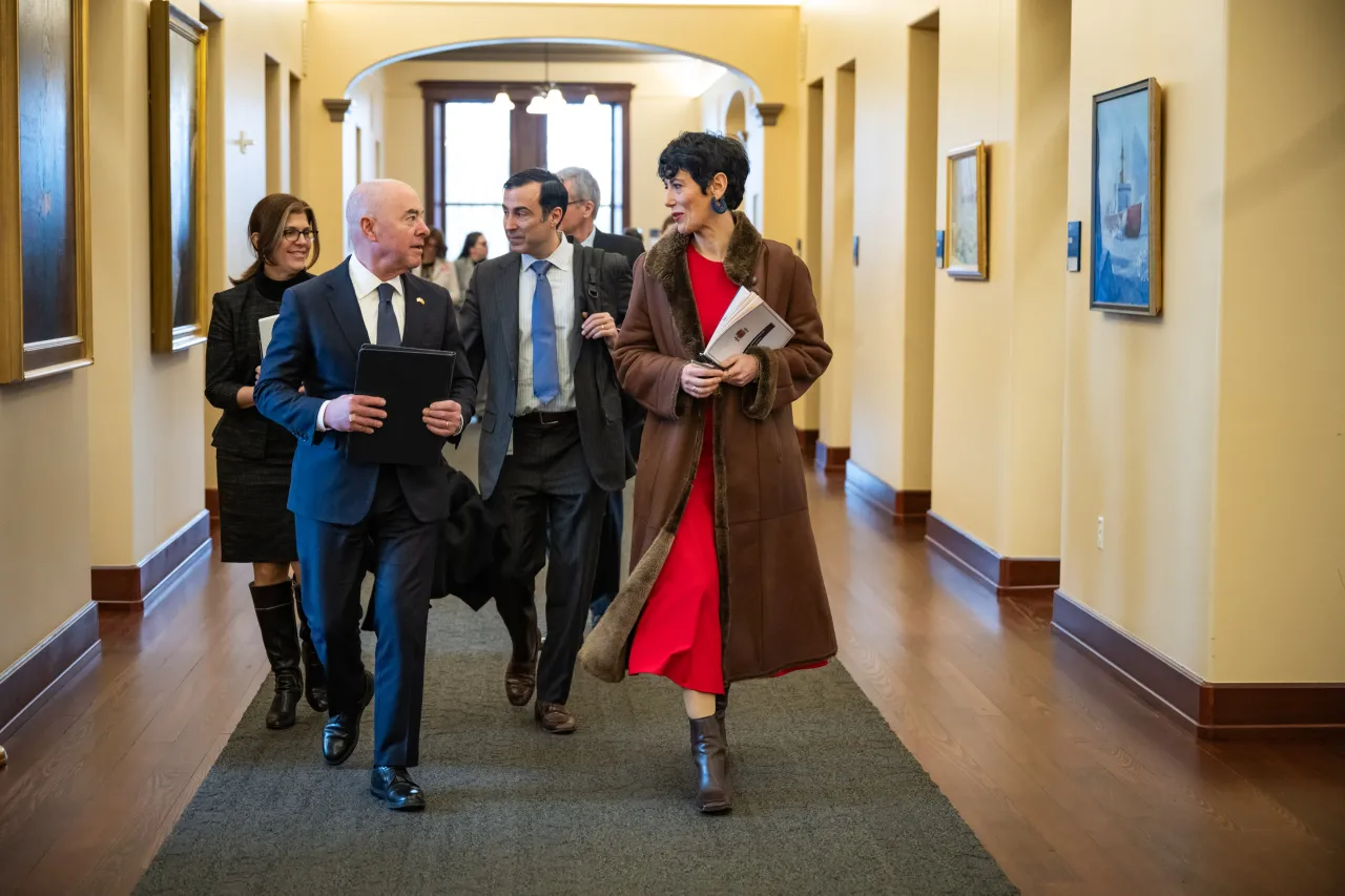 Image: DHS Secretary Alejandro Mayorkas Meets with Spanish Minister of Inclusion, Social Security, and Migration (010)