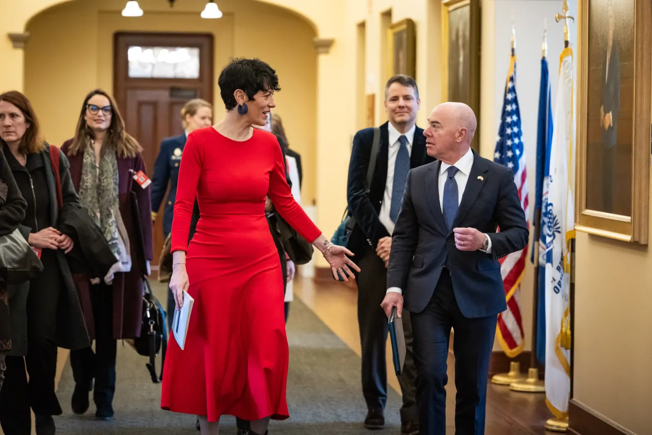 Image: DHS Secretary Alejandro Mayorkas Meets with Spanish Minister of Inclusion, Social Security, and Migration (011)