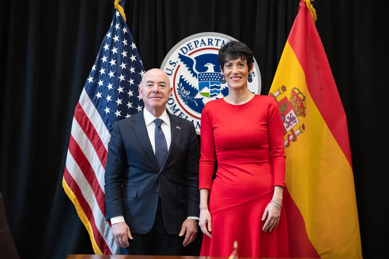 Image: DHS Secretary Alejandro Mayorkas Meets with Spanish Minister of Inclusion, Social Security, and Migration (014)