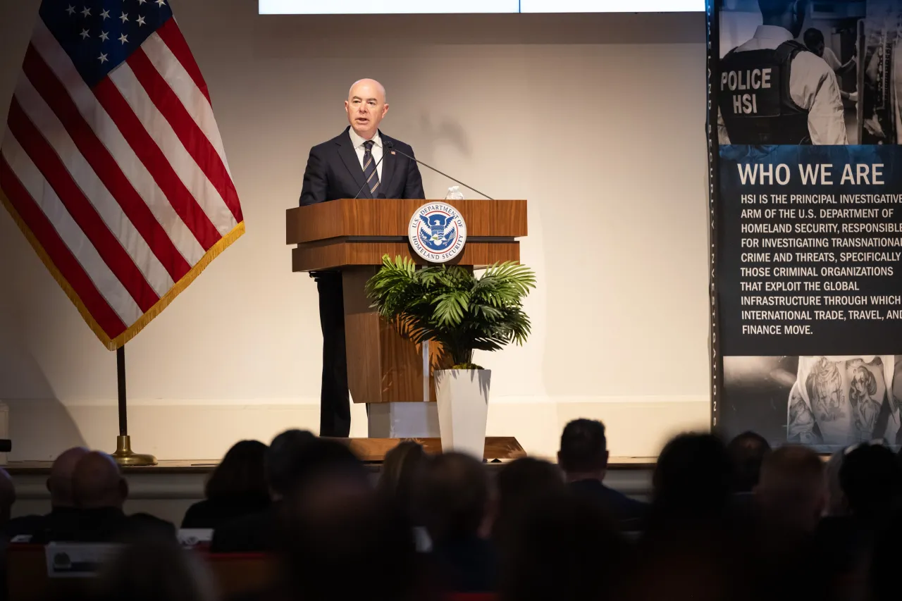 Image: DHS Secretary Alejandro Mayorkas Delivers Remarks at Annual HSI EAD Award Ceremony (006)
