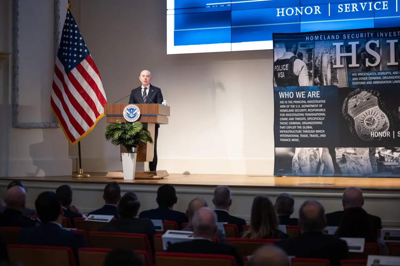 Image: DHS Secretary Alejandro Mayorkas Delivers Remarks at Annual HSI EAD Award Ceremony (010)