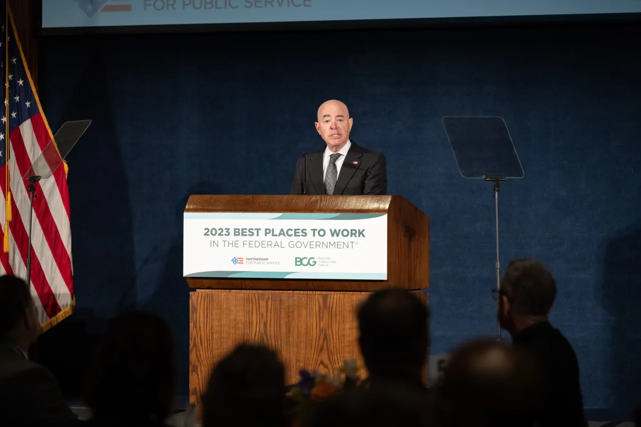 Image: DHS Secretary Alejandro Mayorkas Delivers Remarks on the Recognition of DHS Advancement on Partnership for Public Service List of “Best Places to Work” (017)