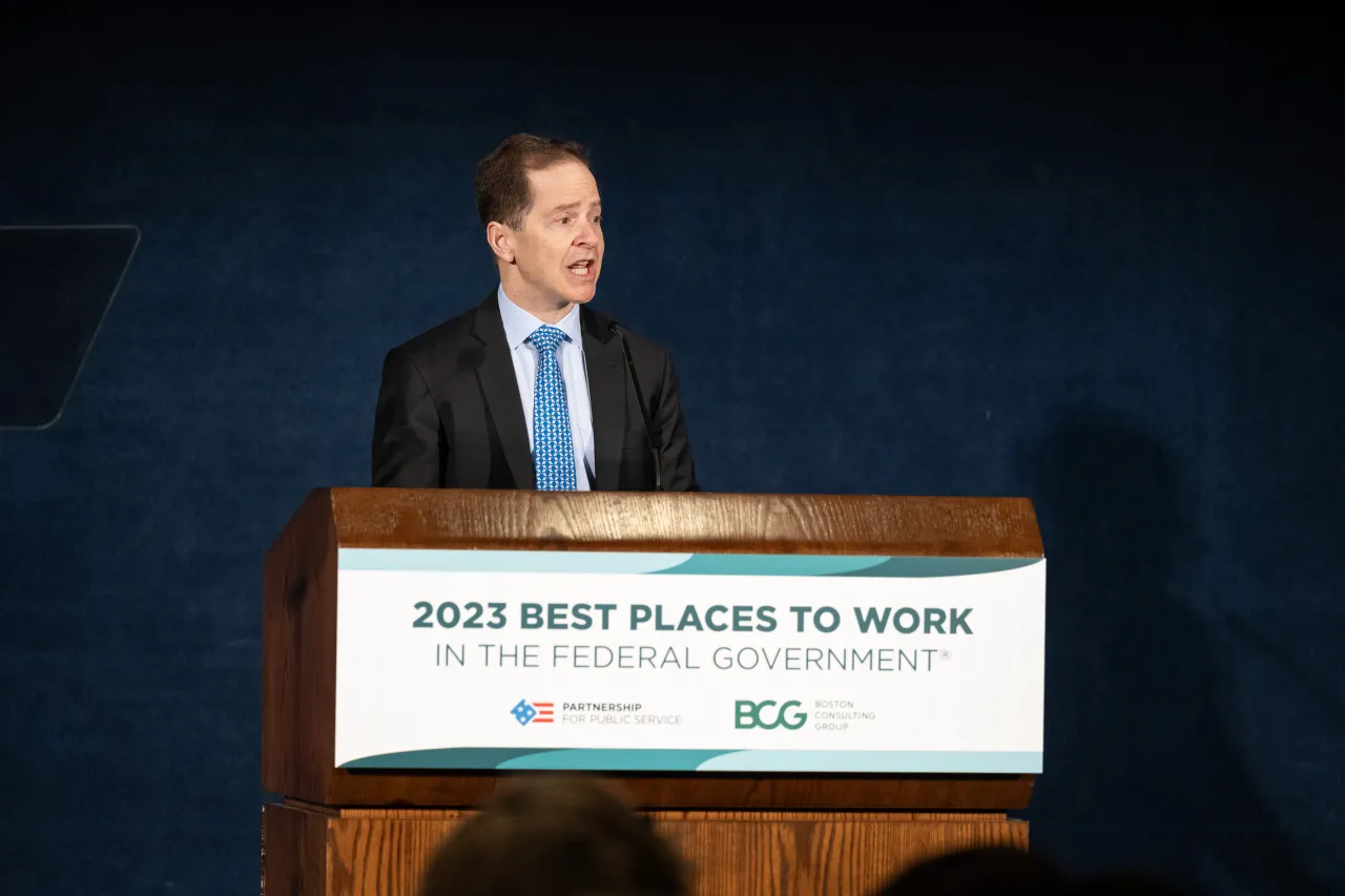 Image: DHS Secretary Alejandro Mayorkas Delivers Remarks on the Recognition of DHS Advancement on Partnership for Public Service List of “Best Places to Work” (021)