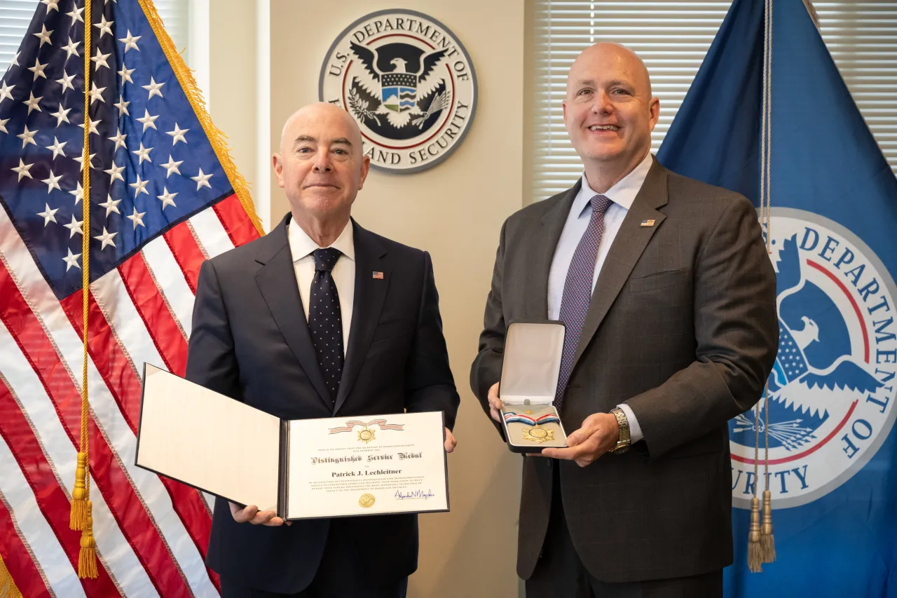 Image: DHS Secretary Alejandro Mayorkas Presentation of Distinguished Service Medal to ICE Deputy Director and Senior Official Performing the Duties of the Director (005)