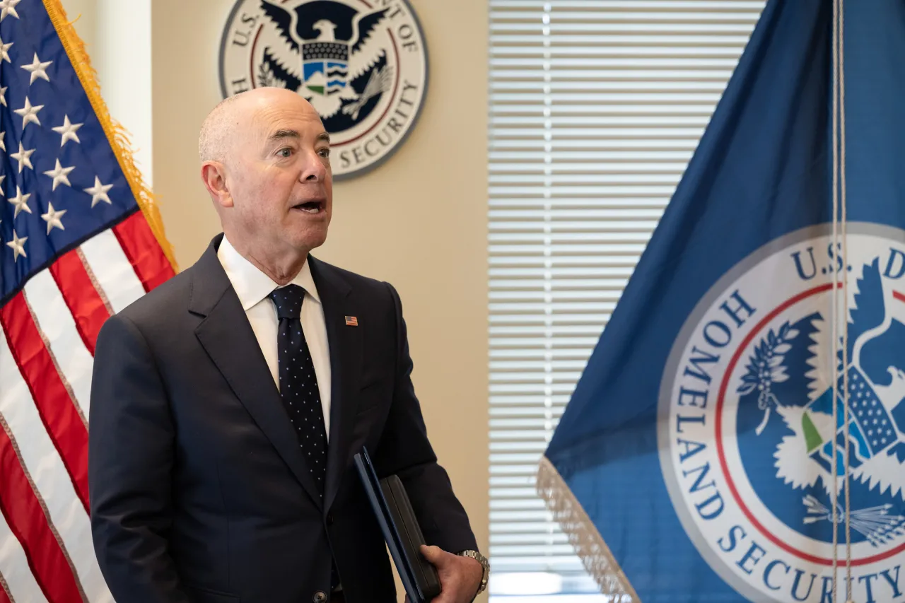 Image: DHS Secretary Alejandro Mayorkas Presentation of Distinguished Service Medal to ICE Deputy Director and Senior Official Performing the Duties of the Director (017)