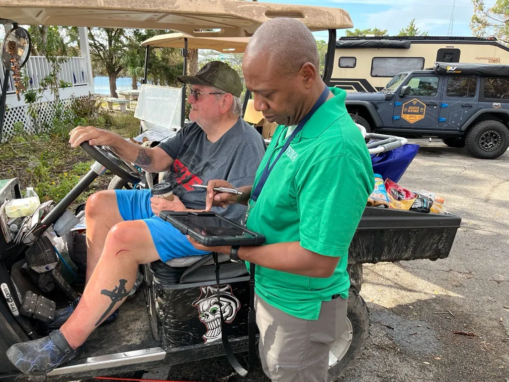 Image: FEMA Disaster Survivor Assistance Teams Help Hurricane Helene Survivors