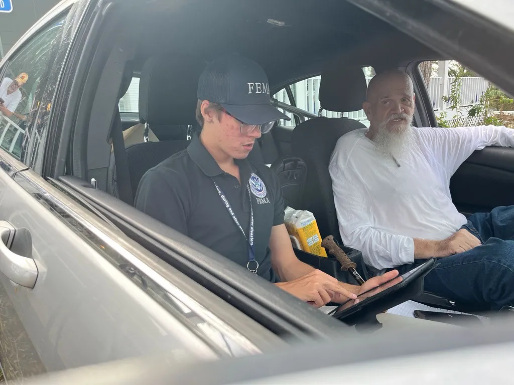 Image: FEMA Disaster Survivor Assistance Teams Help Hurricane Helene Survivors