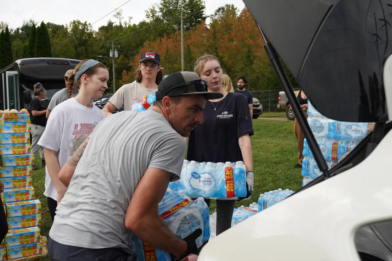 Image: Volunteers Distribute Supplies to Hurricane Helene Survivors