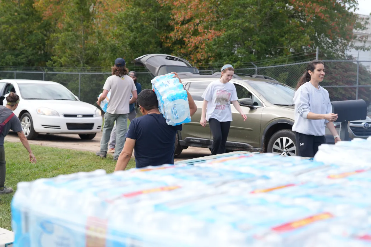 Image: Volunteers Distribute Supplies to Hurricane Helene Survivors