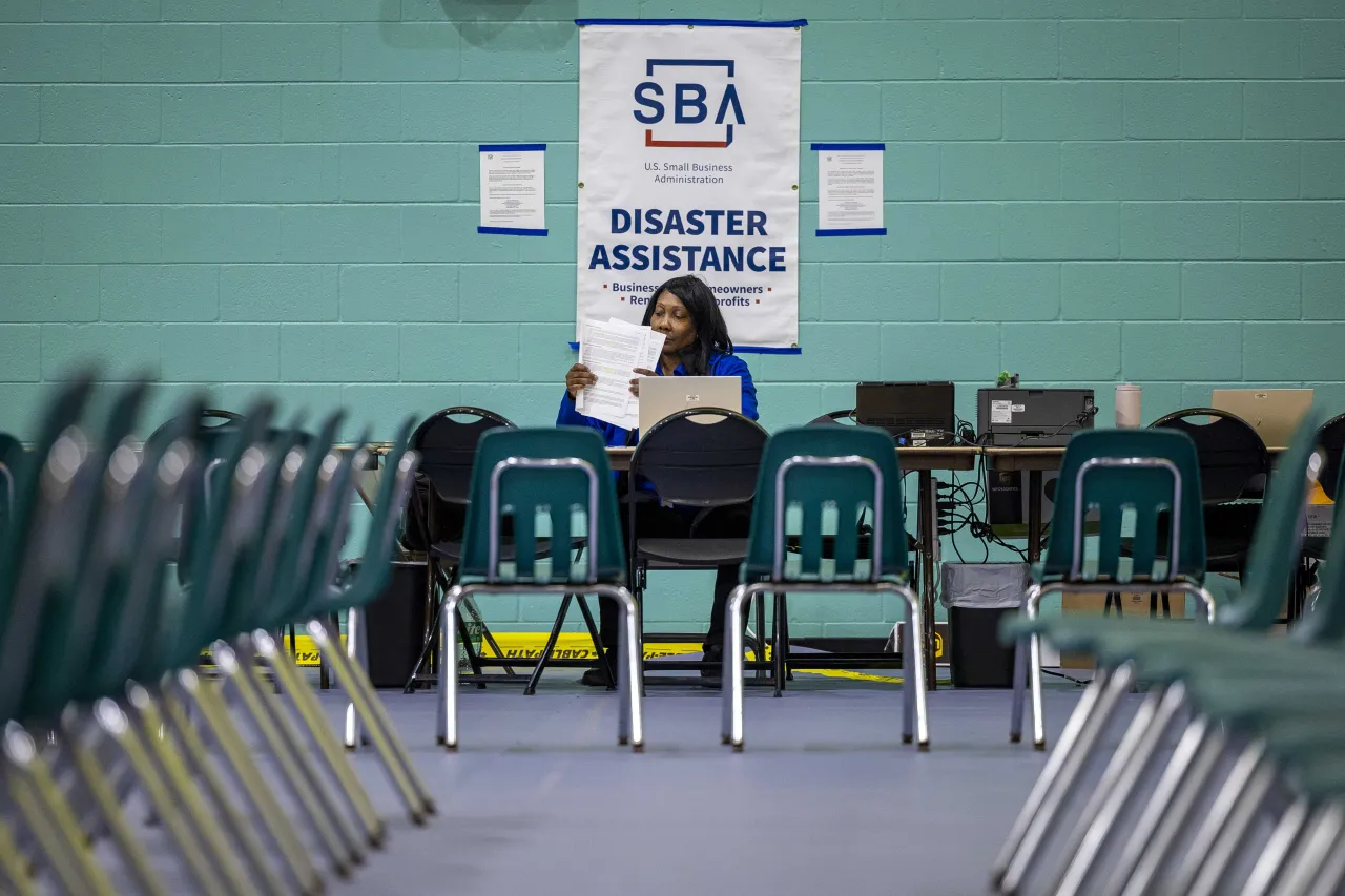 Image: FEMA Disaster Recovery Center Open in Charlotte County (002)