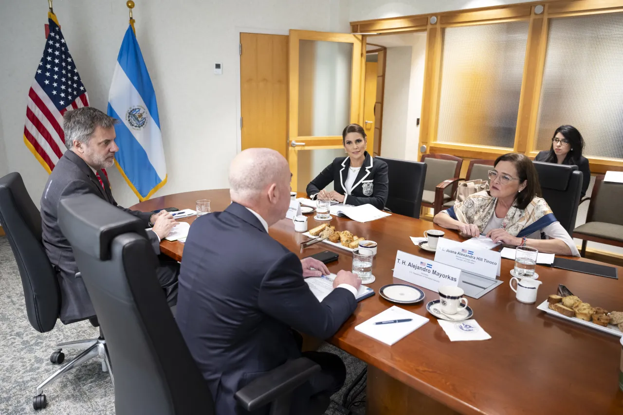 Image: DHS Secretary Alejandro Mayorkas Participates in a Bilateral Meeting with El Salvador Minister of Foreign Affairs (009)