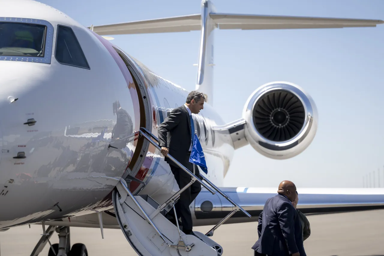 Image: DHS Secretary Alejandro Mayorkas Arrives in Sacramento, California (001)