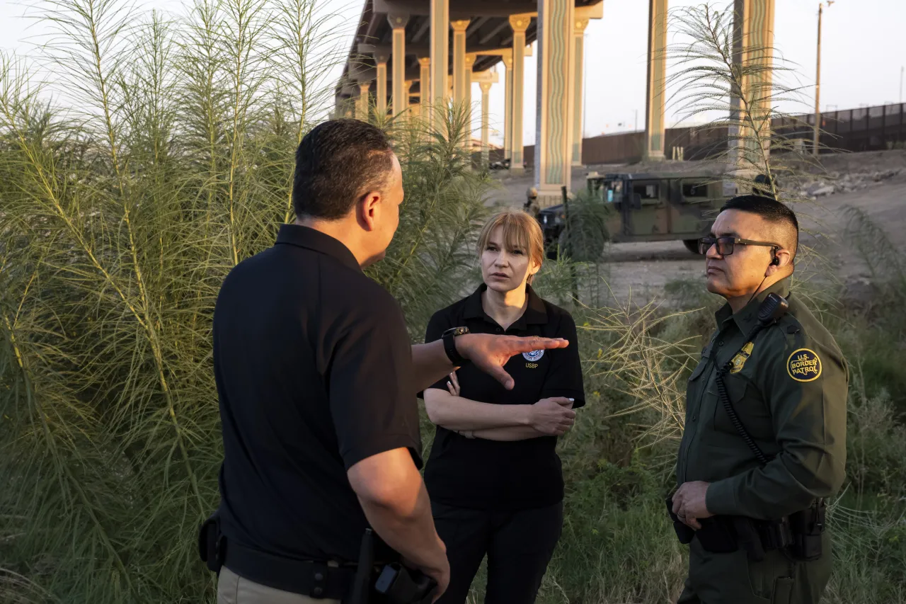 Image: DHS Acting Deputy Secretary Kristie Canegallo Visits the U.S./Mexico Border   (036)