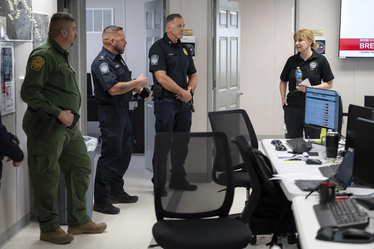 Image: DHS Acting Deputy Secretary Kristie Canegallo Visits the Border Patrol El Paso Hardened Facility   (045)