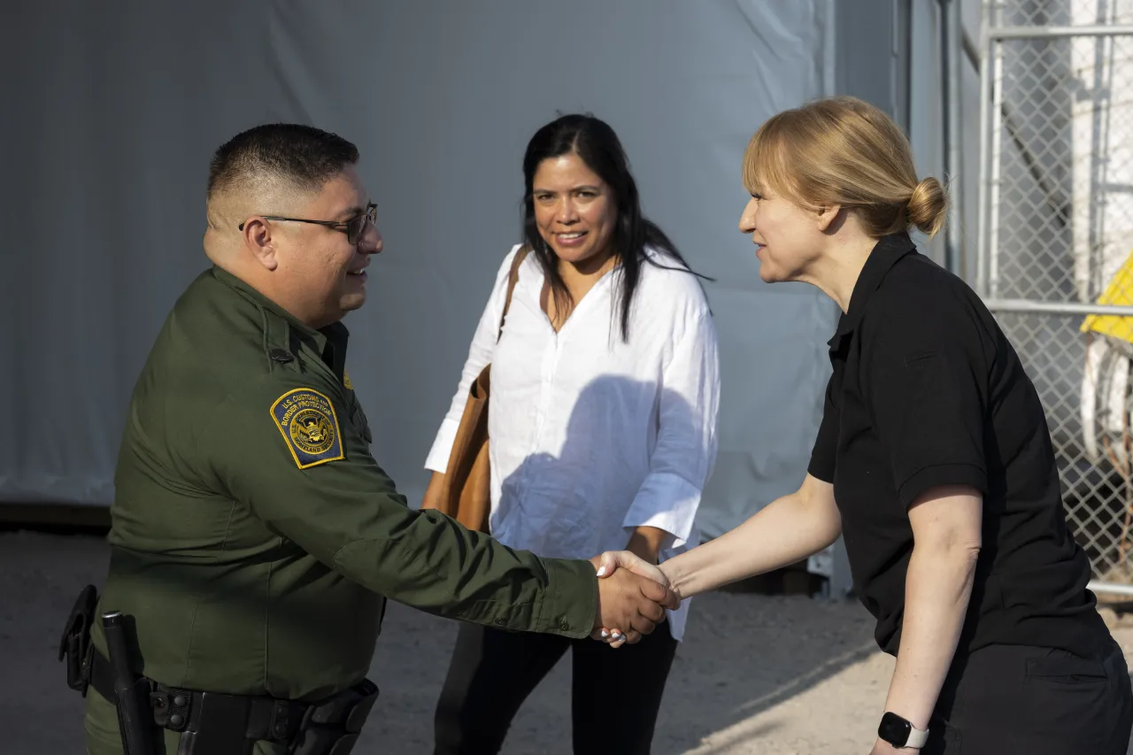 Image: DHS Acting Deputy Secretary Kristie Canegallo Visits the Border Patrol El Paso Hardened Facility   (046)