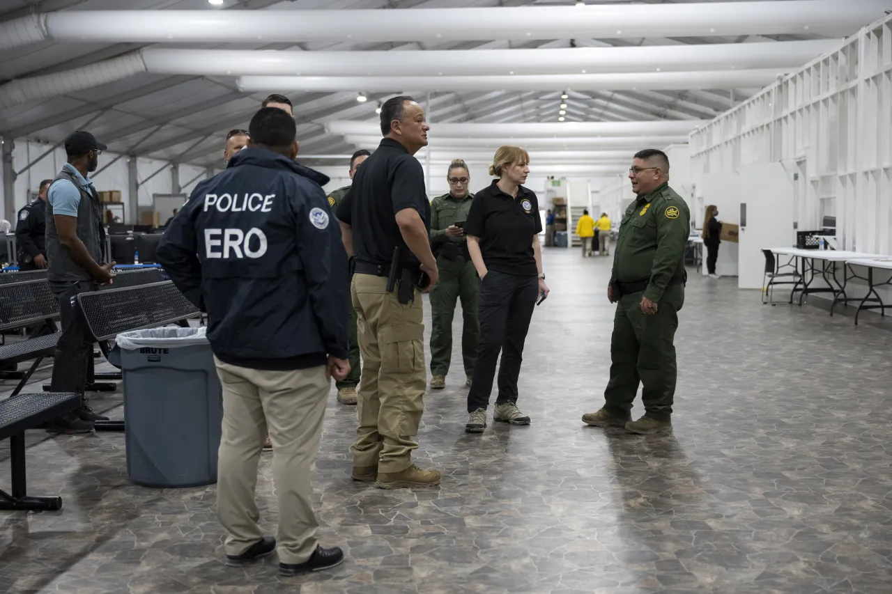 Image: DHS Acting Deputy Secretary Kristie Canegallo Visits the Border Patrol El Paso Hardened Facility   (055)