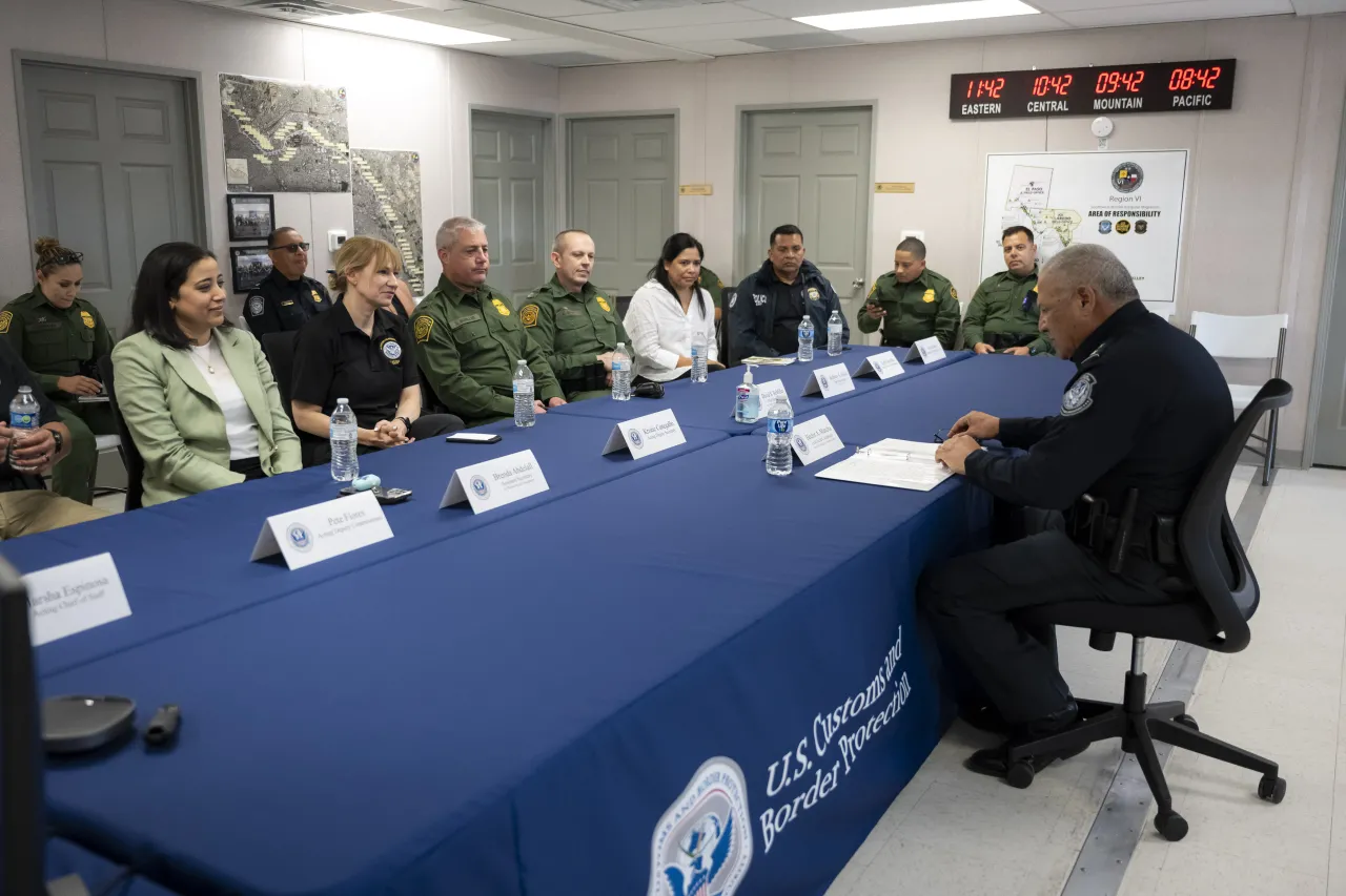 Image: DHS Acting Deputy Secretary Kristie Canegallo Visits the Border Patrol El Paso Hardened Facility   (060)