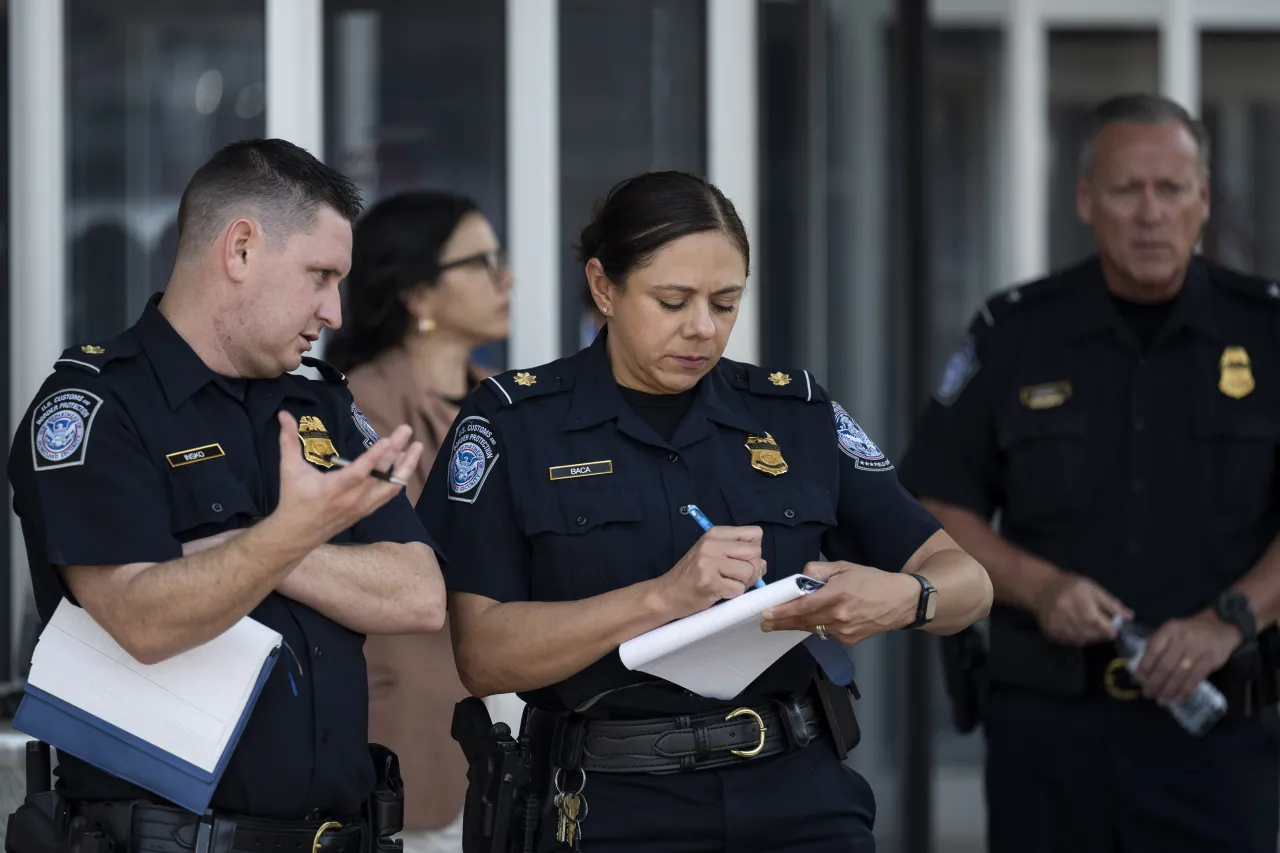 Image: DHS Acting Deputy Secretary Kristie Canegallo Tours the U.S. Customs and Border Protection Paso del Norte Port of Entry  (083)