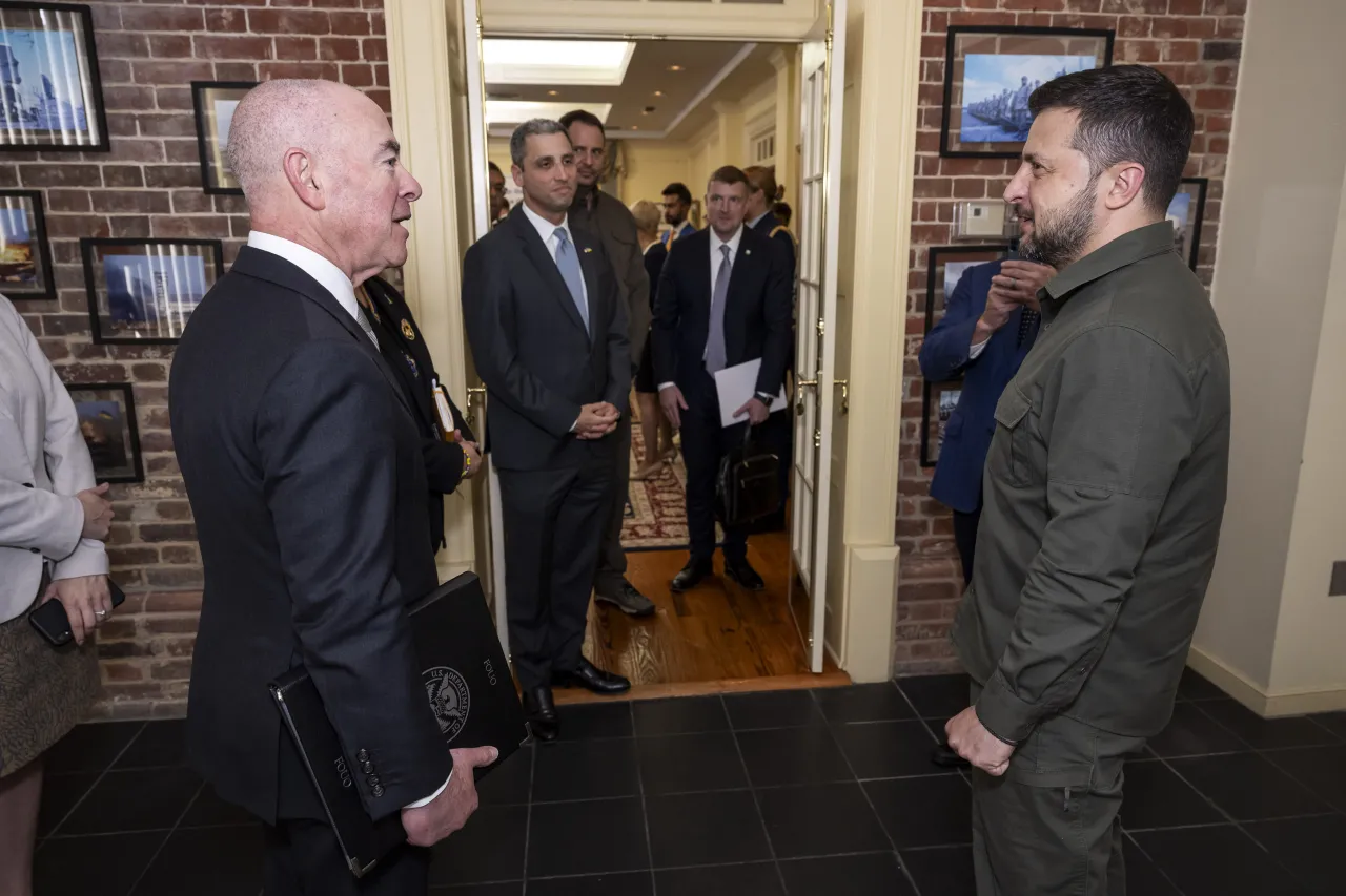 Image: DHS Secretary Alejandro Mayorkas Delivers Remarks at the Ukraine Cultural Artifacts Repatriation Ceremony (034)