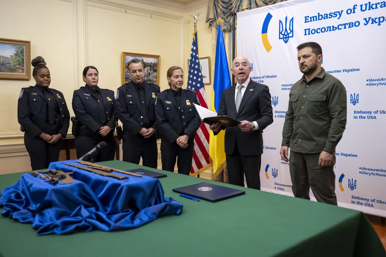 Image: DHS Secretary Alejandro Mayorkas Delivers Remarks at the Ukraine Cultural Artifacts Repatriation Ceremony (044)