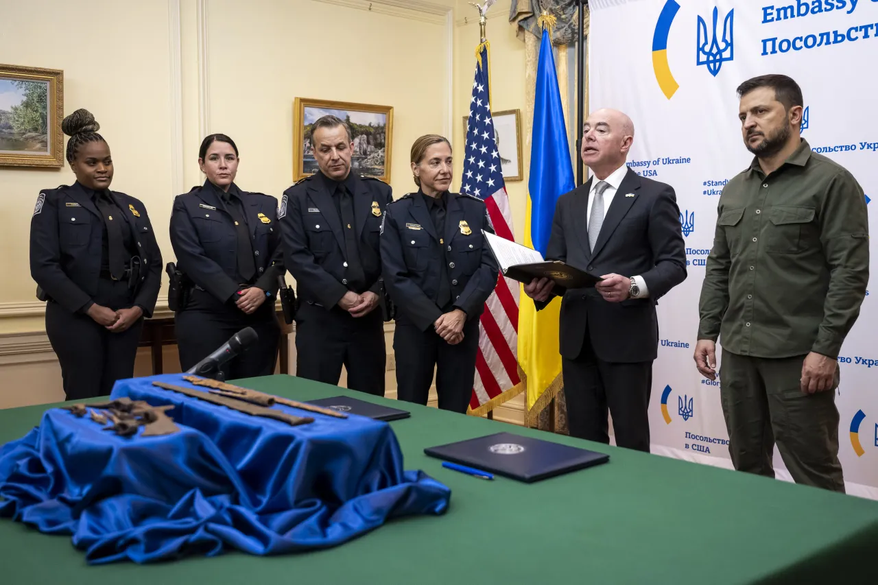 Image: DHS Secretary Alejandro Mayorkas Delivers Remarks at the Ukraine Cultural Artifacts Repatriation Ceremony (045)