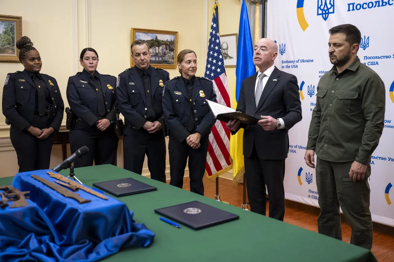 Image: DHS Secretary Alejandro Mayorkas Delivers Remarks at the Ukraine Cultural Artifacts Repatriation Ceremony (046)