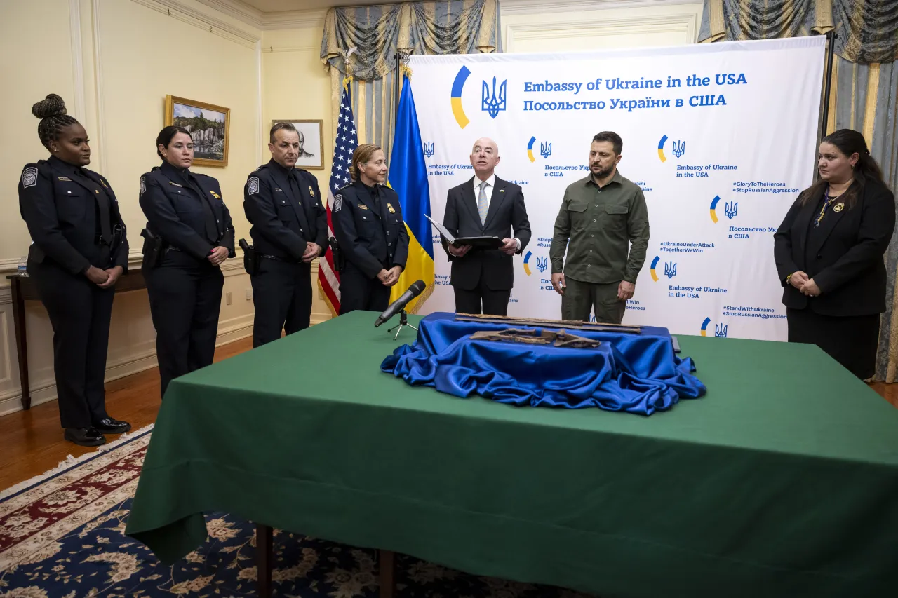 Image: DHS Secretary Alejandro Mayorkas Delivers Remarks at the Ukraine Cultural Artifacts Repatriation Ceremony (047)