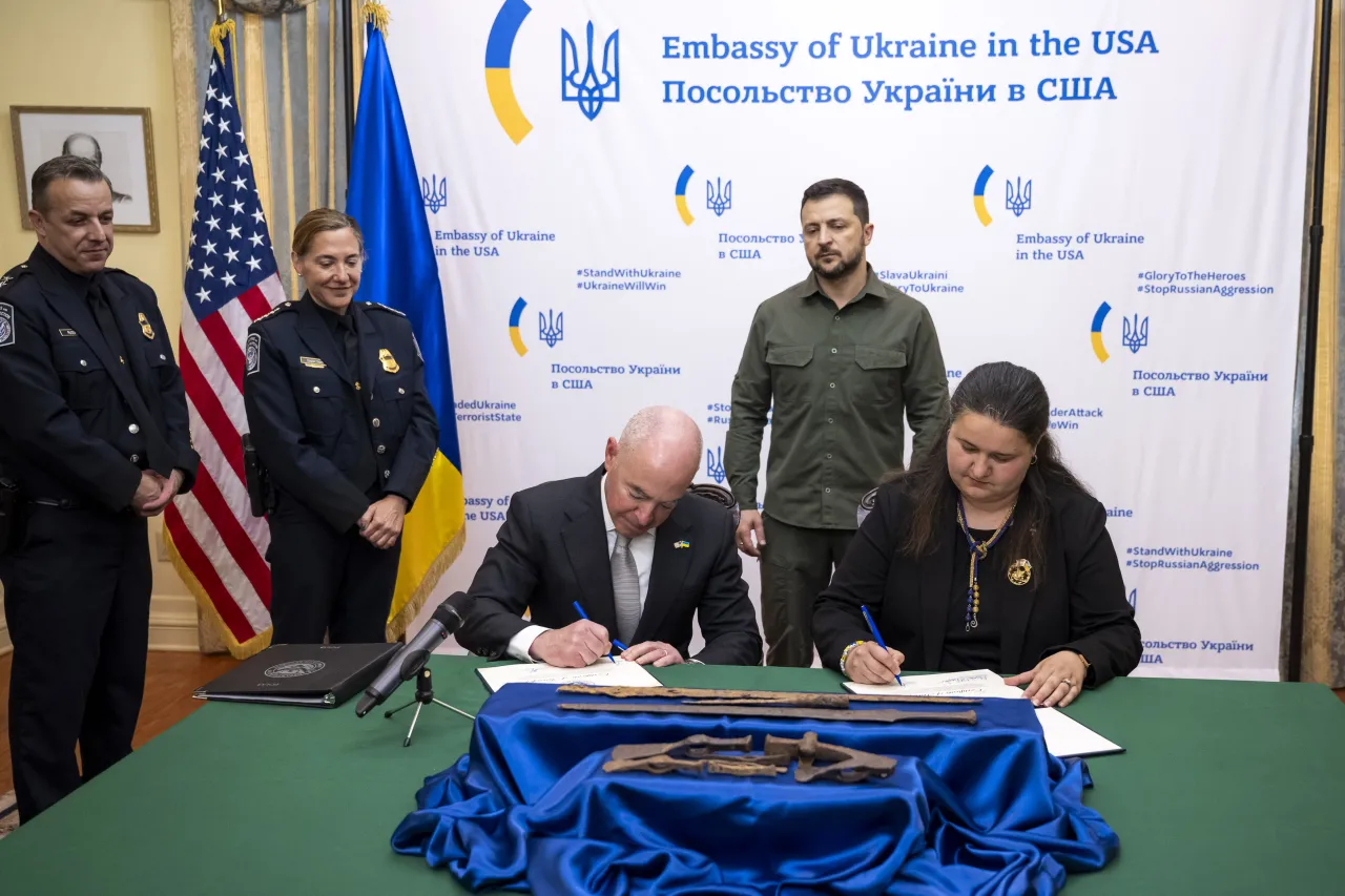 Image: DHS Secretary Alejandro Mayorkas Delivers Remarks at the Ukraine Cultural Artifacts Repatriation Ceremony (052)