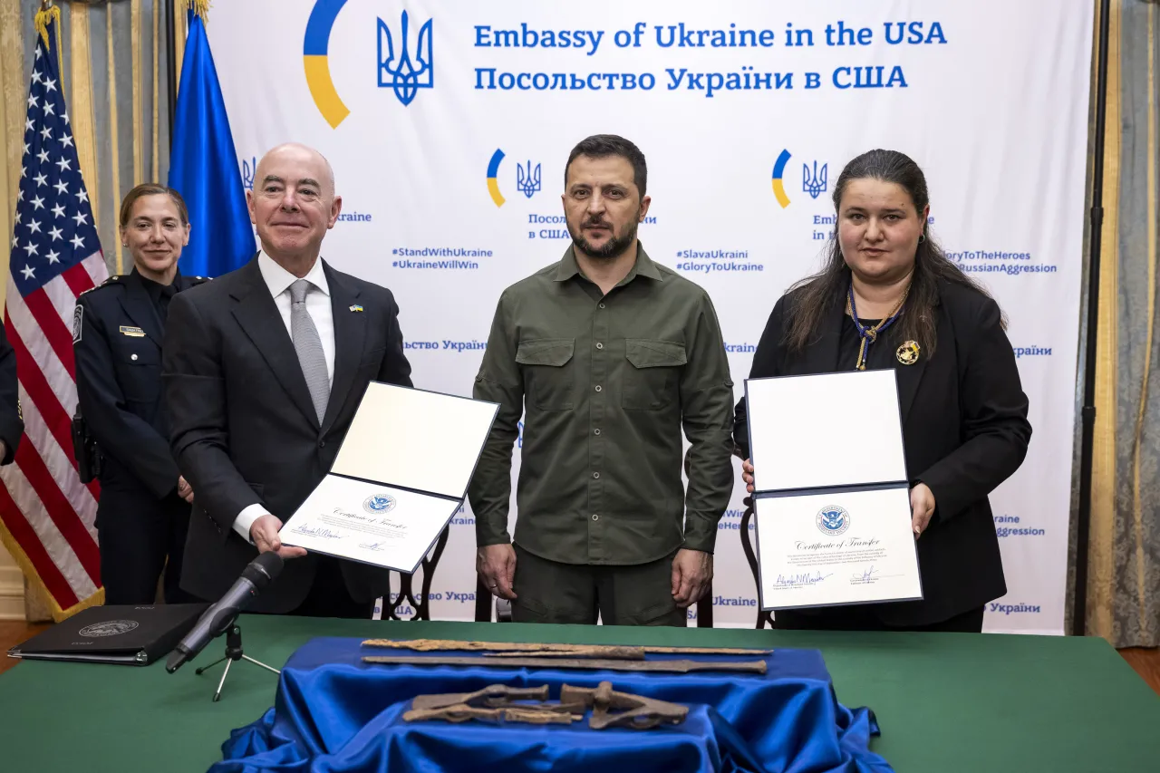 Image: DHS Secretary Alejandro Mayorkas Delivers Remarks at the Ukraine Cultural Artifacts Repatriation Ceremony (053)