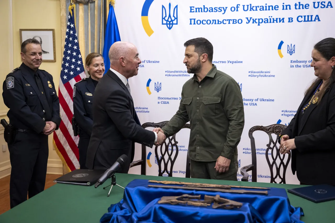 Image: DHS Secretary Alejandro Mayorkas Delivers Remarks at the Ukraine Cultural Artifacts Repatriation Ceremony (055)