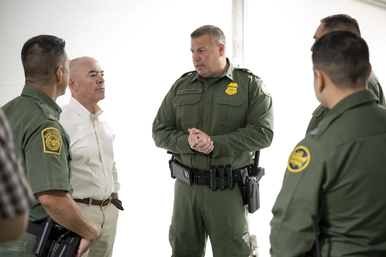 Image: DHS Secretary Alejandro Mayorkas Tours the Donna Processing Center  (034)