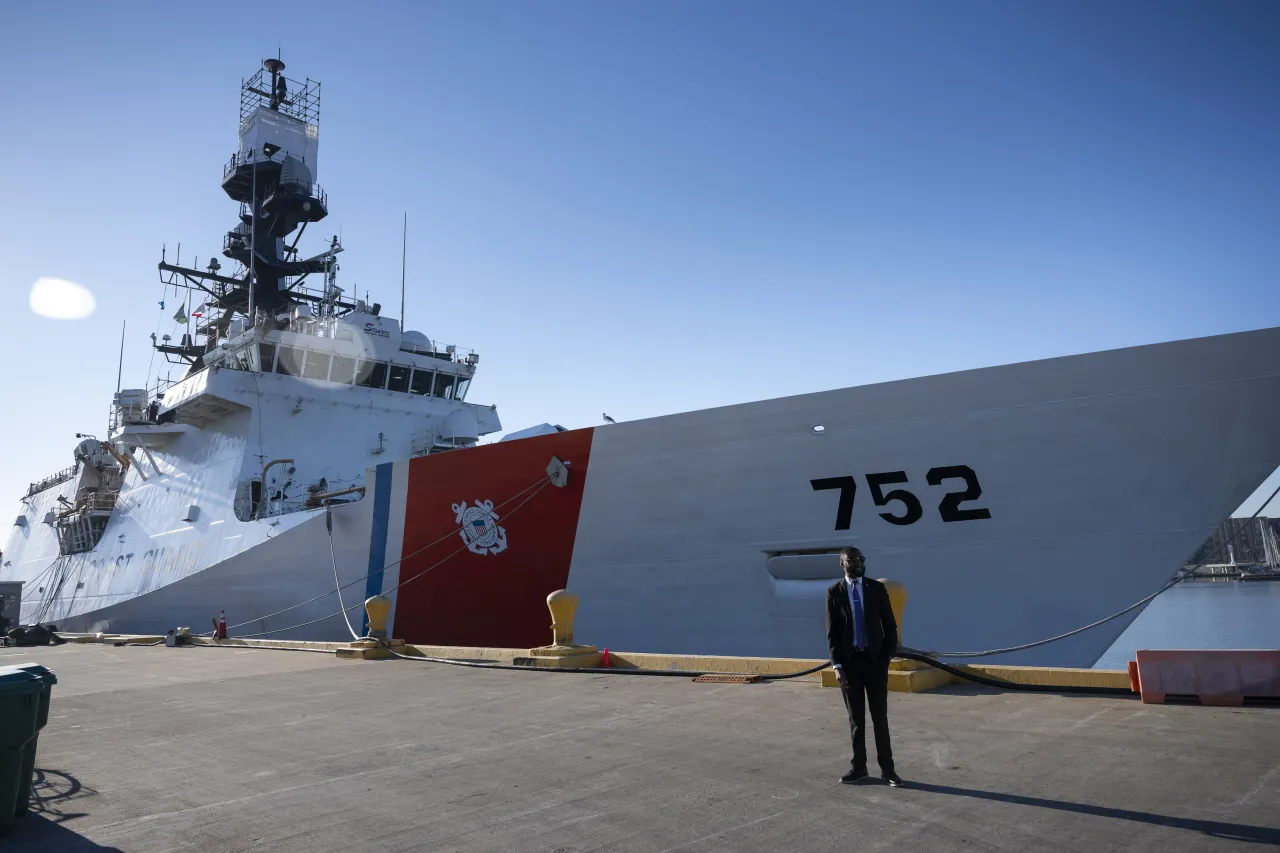 Image: DHS Secretary Alejandro Mayorkas Tours USCGC Stratton (002)