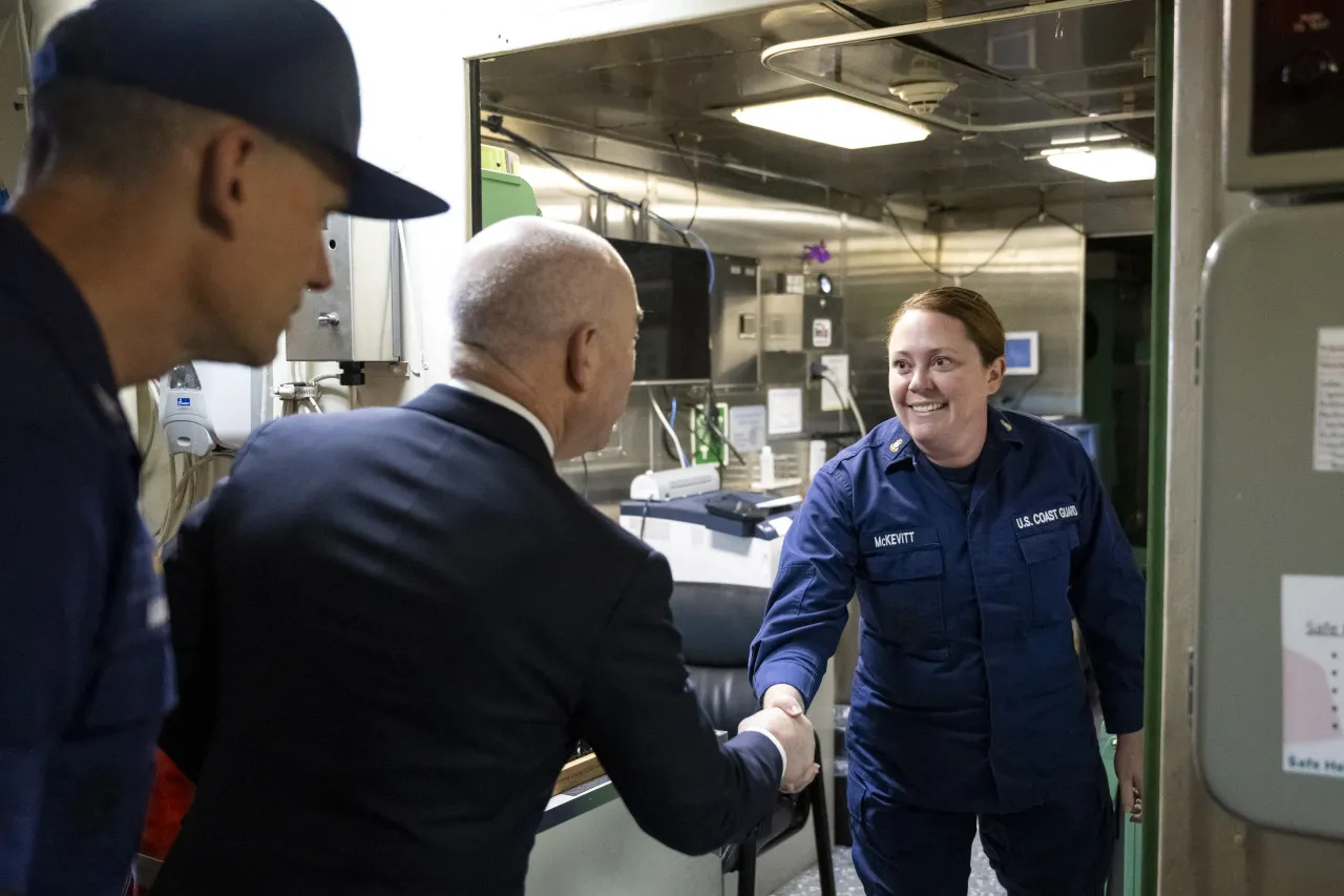 Image: DHS Secretary Alejandro Mayorkas Tours USCGC Stratton (009)