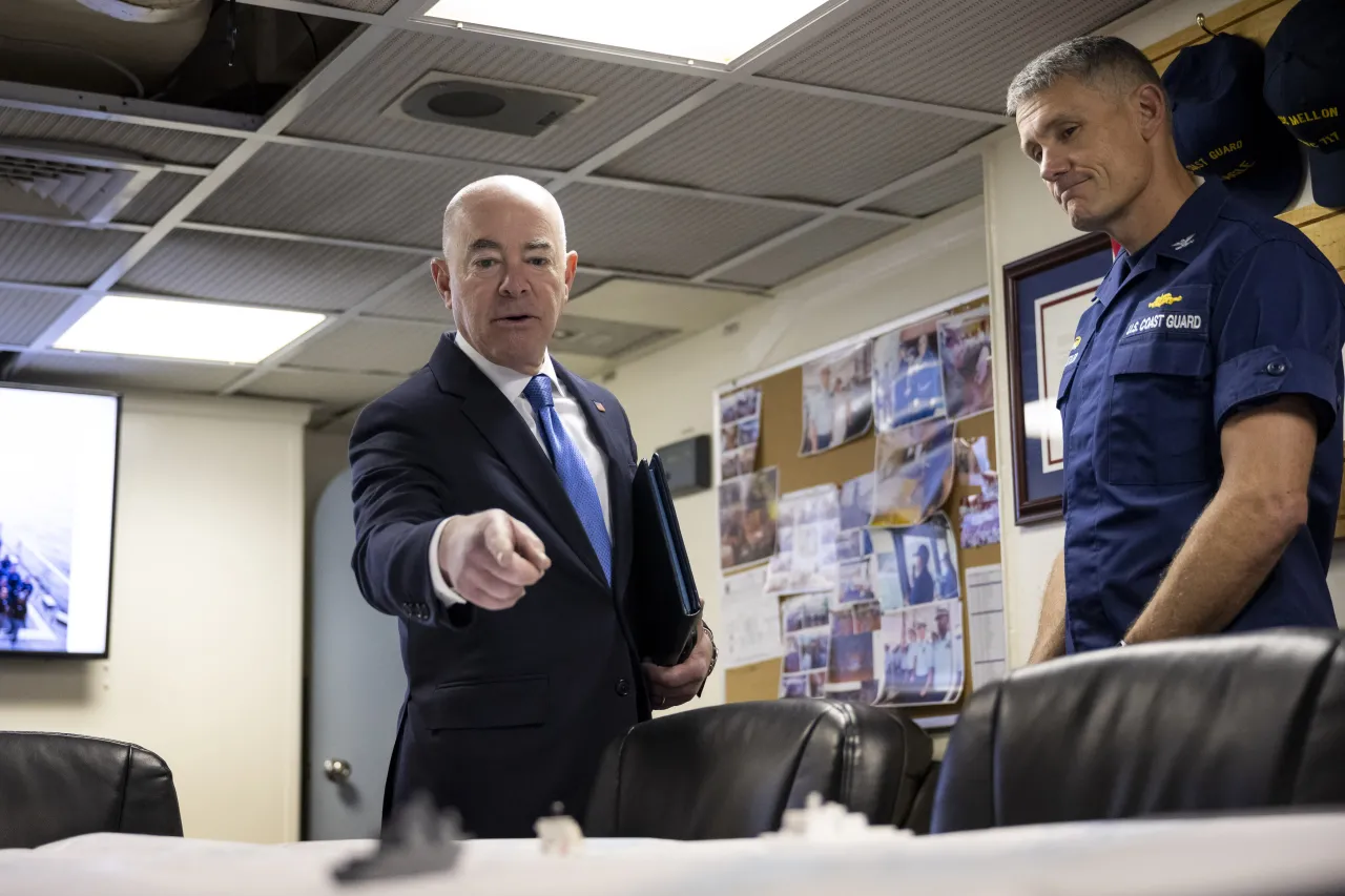 Image: DHS Secretary Alejandro Mayorkas Tours USCGC Stratton (013)