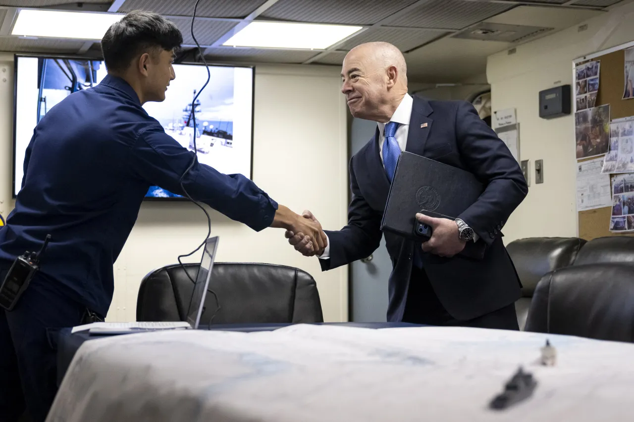 Image: DHS Secretary Alejandro Mayorkas Tours USCGC Stratton (015)