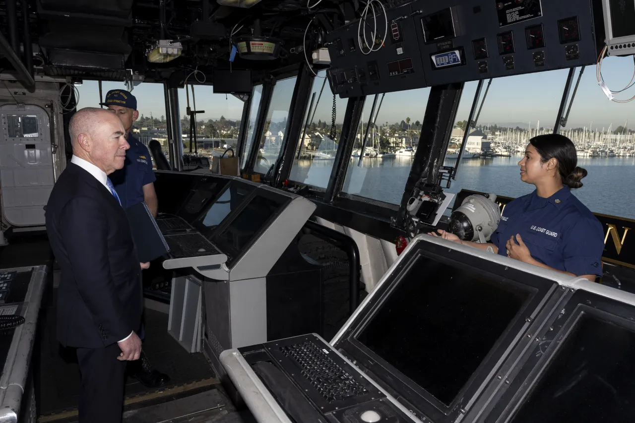 Image: DHS Secretary Alejandro Mayorkas Tours USCGC Stratton (017)