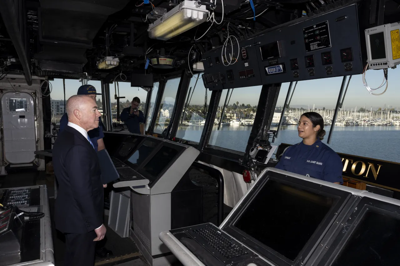 Image: DHS Secretary Alejandro Mayorkas Tours USCGC Stratton (018)