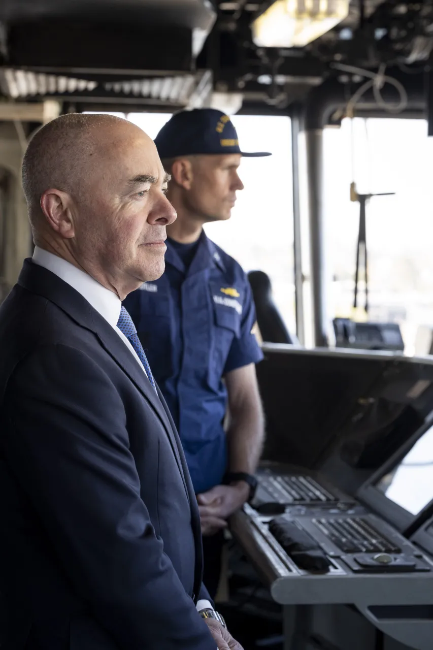 Image: DHS Secretary Alejandro Mayorkas Tours USCGC Stratton (019)