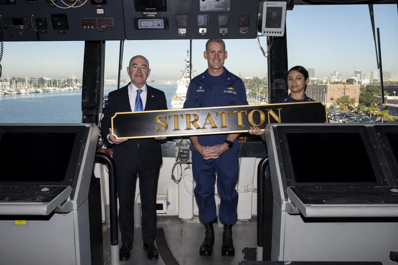 Image: DHS Secretary Alejandro Mayorkas Tours USCGC Stratton (024)