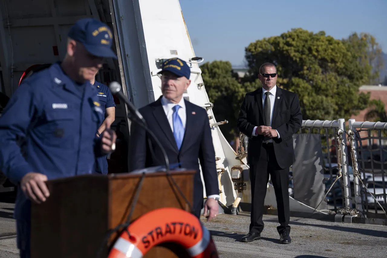 Image: DHS Secretary Alejandro Mayorkas Tours USCGC Stratton (037)