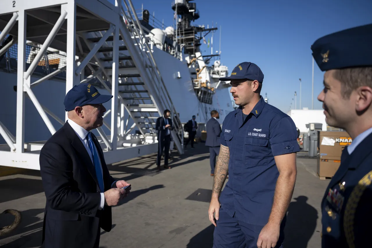 Image: DHS Secretary Alejandro Mayorkas Tours USCGC Stratton (061)