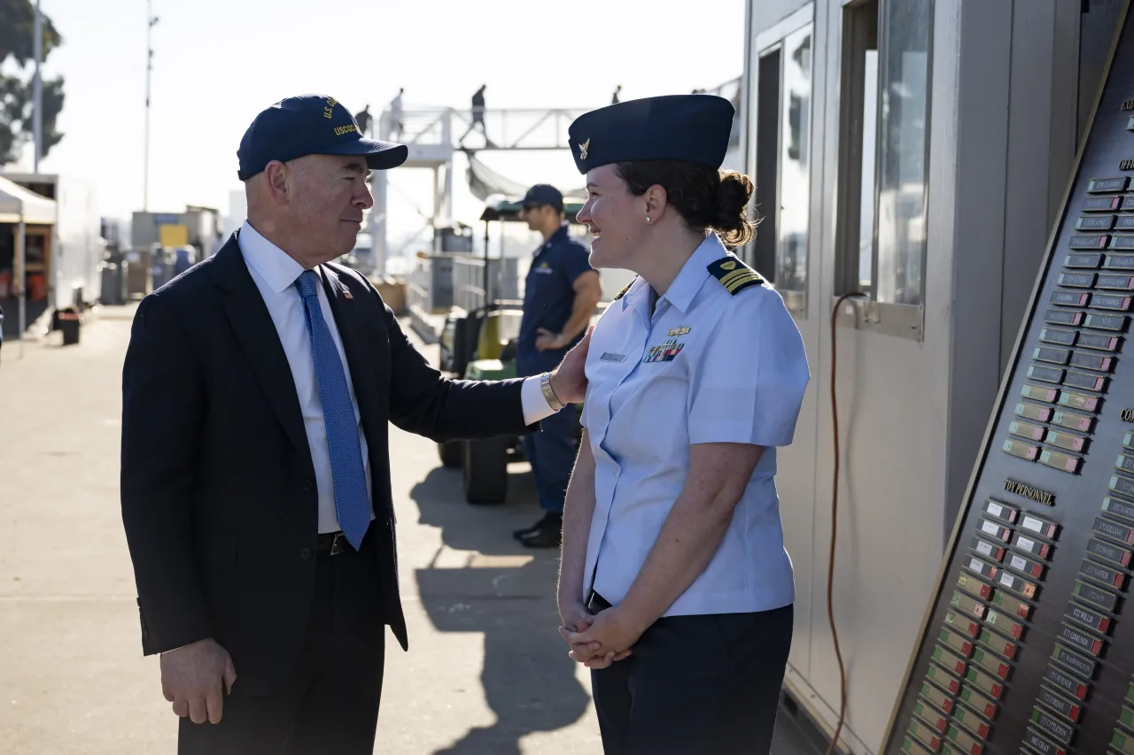 Image: DHS Secretary Alejandro Mayorkas Tours USCGC Stratton (063)